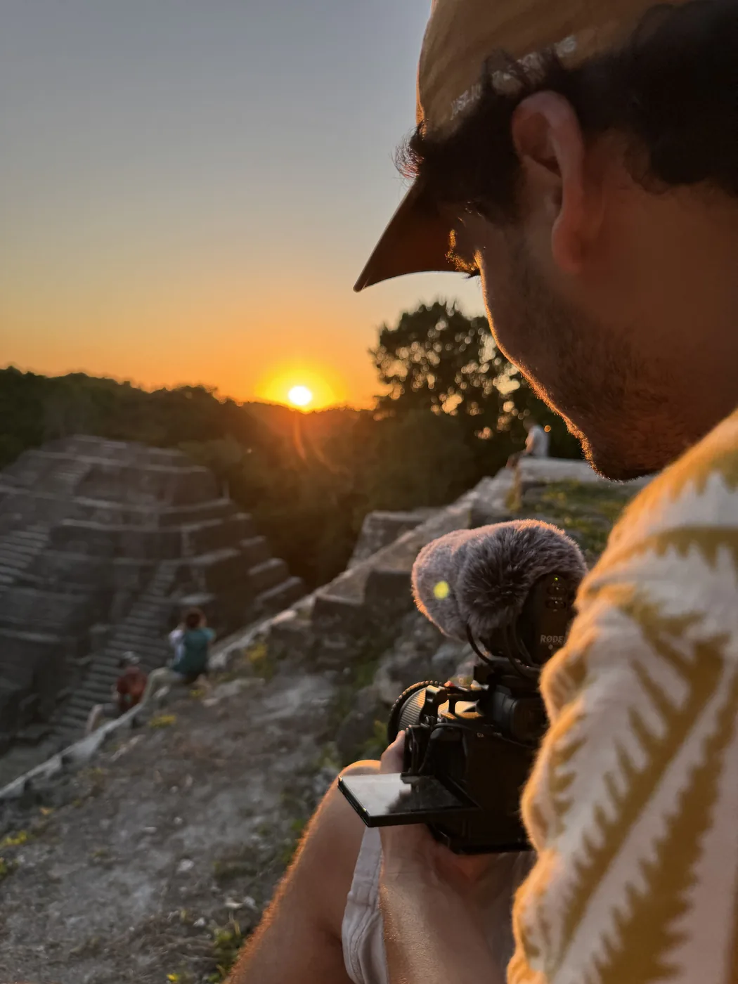 Cámara al atardecer